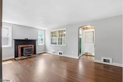 641 Greenbrook Rd, North Plainfield, NJ 07063 - Photo 7