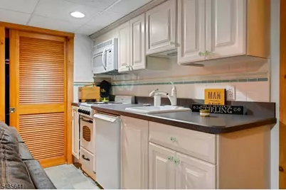 331 Chestnut St, Long Hill Township, NJ 07980 - Photo 31