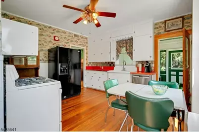 331 Chestnut St, Long Hill Township, NJ 07980 - Photo 9