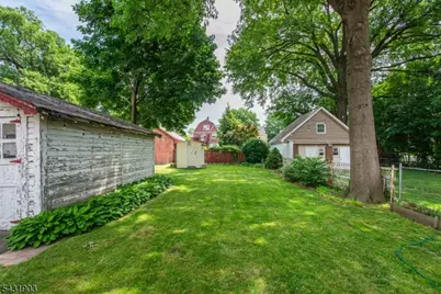 411 Berkeley Ave, Bloomfield, NJ 07003 - Photo 23