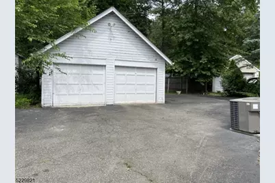 9 Royal Ave, Livingston, NJ 07039 - Photo 15