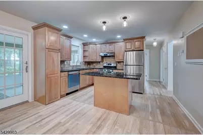 9 Park Dr, Livingston, NJ 07039 - Photo 9