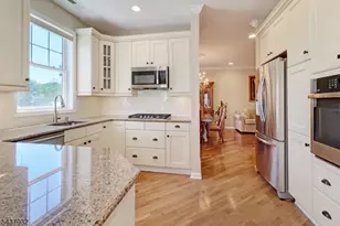 3412 Pointe Gate Dr, Livingston Twp., NJ 07039 - Photo 3