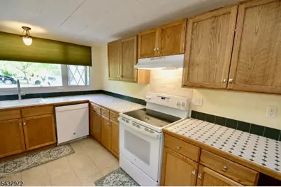 2 Elm Rd, Hardyston Township, NJ 07419 - Photo 7