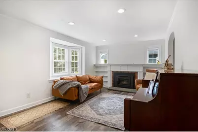 36 Amelia Ave, Livingston, NJ 07039 - Photo 3