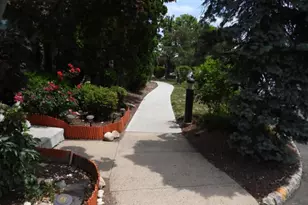 41 Riverbend Dr, North Brunswick Township, NJ 08902 - Photo 3