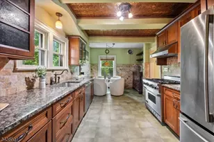 18 Burroughs Way, Maplewood, NJ 07040 - Photo 11