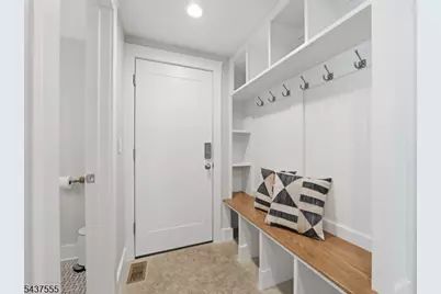 307 N Farview Ave, Paramus, NJ 07652 - Photo 15