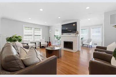 307 N Farview Ave, Paramus, NJ 07652 - Photo 17