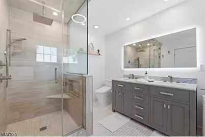 307 N Farview Ave, Paramus, NJ 07652 - Photo 25