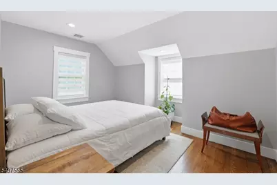 307 N Farview Ave, Paramus, NJ 07652 - Photo 29