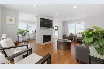 307 N Farview Ave, Paramus, NJ 07652 - Photo 13