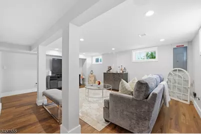 307 N Farview Ave, Paramus, NJ 07652 - Photo 31