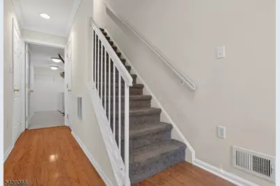 27 Woodlake Dr, Sayreville, NJ 08859 - Photo 9