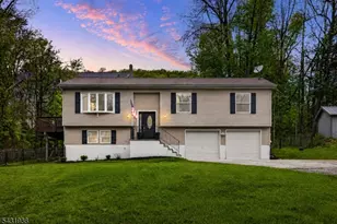 13 Valley Dr, Vernon, NJ 07418 - Photo 1