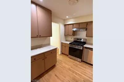 8 Stockton Ct, Parsippany, NJ 07950 - Photo 9