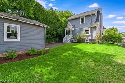 40 Comley Pl, Bloomfield, NJ 07003 - Photo 27