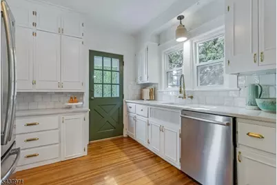 40 Comley Pl, Bloomfield, NJ 07003 - Photo 15