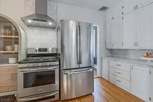 40 Comley Pl, Bloomfield, NJ 07003 - Photo 17