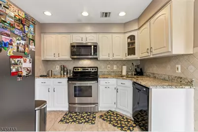 36 Hickory Hill Ct, Rockaway Township, NJ 07866 - Photo 9