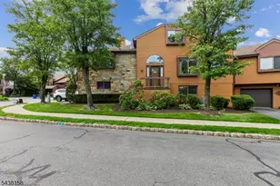36 Hickory Hill Ct, Rockaway Township, NJ 07866 - Photo 3