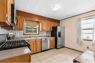 346 Farley Ave, Scotch Plains Township, NJ 07076 - Photo 9