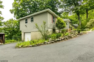 127 Cedar Dr, Andover Township, NJ 07860 - Photo 5