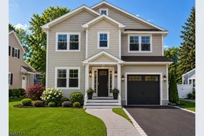 14 Holmes Oval, New Providence, NJ 07974 - Photo 1