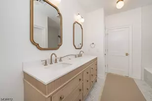 14 Holmes Oval, New Providence, NJ 07974 - Photo 7