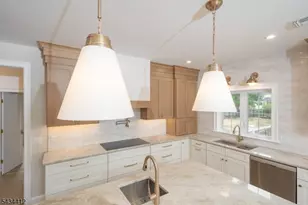 14 Holmes Oval, New Providence, NJ 07974 - Photo 3