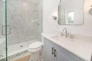 14 Holmes Oval, New Providence, NJ 07974 - Photo 5