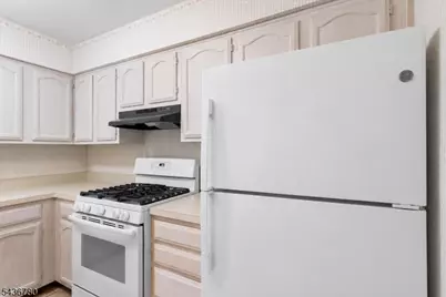 22 Willow Ci #702, Hamburg, NJ 07419 - Photo 11