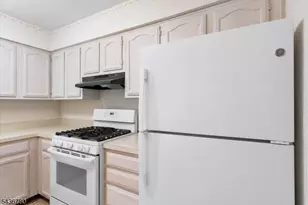 22 Willow Ci, Hamburg, NJ 07419 - Photo 11