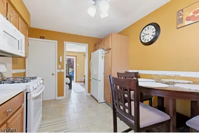 29 Corsi Rd, Bloomfield, NJ 07003 - Photo 11