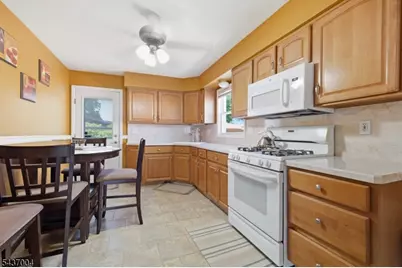29 Corsi Rd, Bloomfield, NJ 07003 - Photo 9