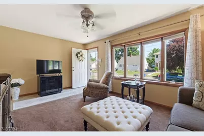 29 Corsi Rd, Bloomfield, NJ 07003 - Photo 5