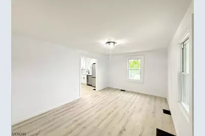 121 Henderson St, Phillipsburg, NJ 08865 - Photo 3