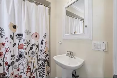 253 Essex St, Long Hill Township, NJ 07980 - Photo 17