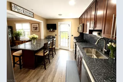 11 Coral Ct, Woodbridge Township, NJ 07067 - Photo 9