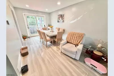 344 Nottingham Way, Union Township, NJ 07083 - Photo 5
