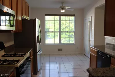 19 Cummington Ln, Raritan Township, NJ 08822 - Photo 3
