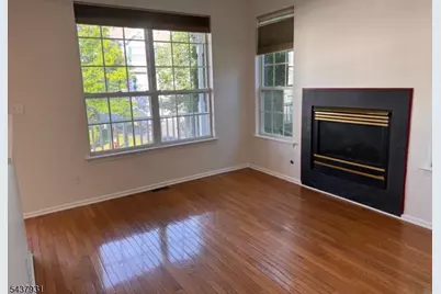 19 Cummington Ln, Raritan Township, NJ 08822 - Photo 5