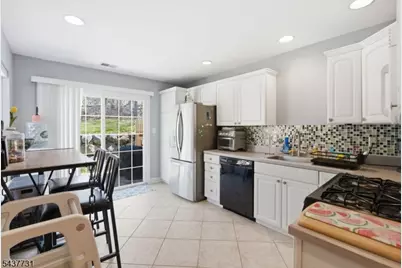 42 Pond Hollow Dr, Jefferson Township, NJ 07438 - Photo 11