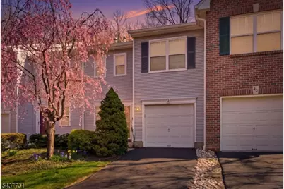 42 Pond Hollow Dr, Jefferson Township, NJ 07438 - Photo 1