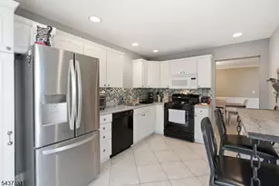 42 Pond Hollow Dr, Jefferson Township, NJ 07438 - Photo 11