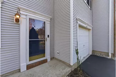 42 Pond Hollow Dr, Jefferson Township, NJ 07438 - Photo 3