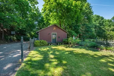 35 Brookside Ave, Caldwell, NJ 07006 - Photo 23