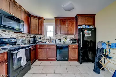 138 Hamburg Tpke, Bloomingdale, NJ 07403 - Photo 9