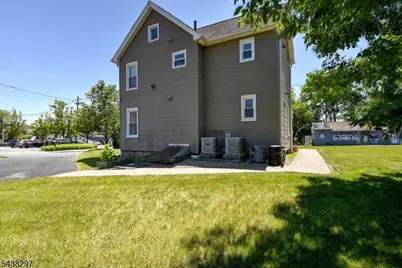 138 Hamburg Tpke, Bloomingdale, NJ 07403 - Photo 5
