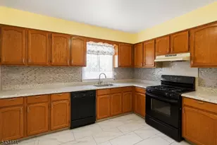 1109 Essex Ave, Linden, NJ 07036 - Photo 15